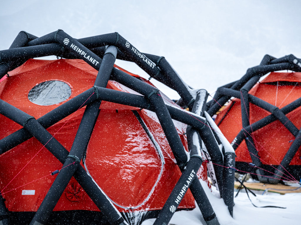 MAVERICKS; Black/Red