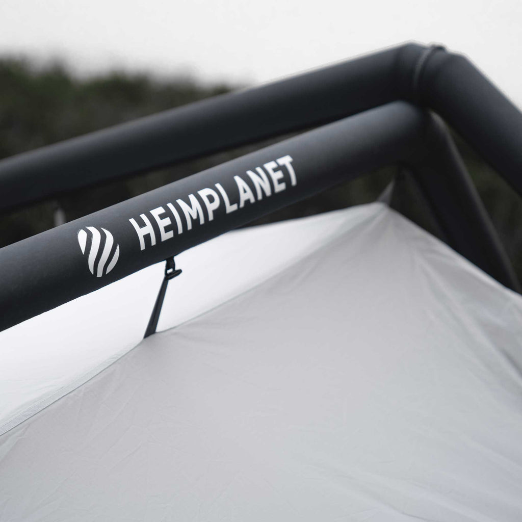 Das Zelt als Einheit/Keine lästigen Einzelteile - besonders bei Wind oder Dunkelheit vorteilhaft.