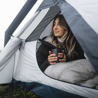 Eingänge/Fistral ist symmetrisch aufgebaut und hat Eingänge auf beiden Seiten mit großen Vorräumen.