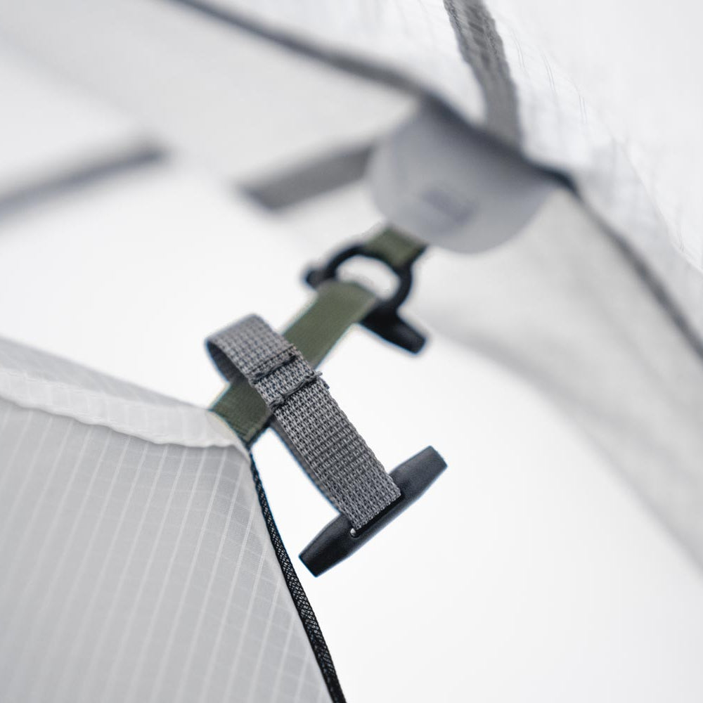 Das Zelt als Einheit/Keine lästigen Einzelteile - besonders bei Wind oder Dunkelheit vorteilhaft.