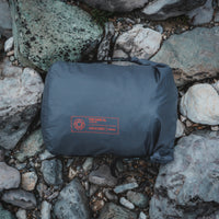 Das Zelt kommt im komprimierbaren Packsack/+ Einem zusätzlichen Aufbewahrungsbeutel.