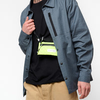 Flaches Profil/Aufgrund ihres flachen Profils lässt sich die Neck Pouch auch bequem unter der Jacke tragen. Praktisch wenn sie einen beim Wandern stört oder man sie in Städten vor Diebstählen schützen möchte.