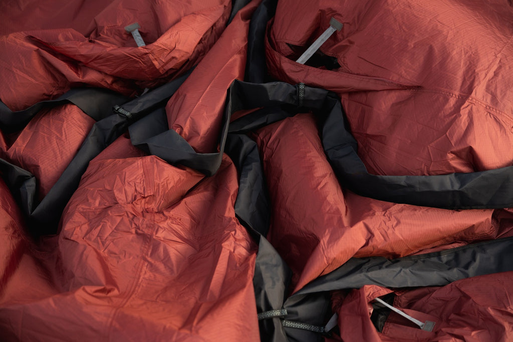 Das Zelt als Einheit/Keine lästigen Einzelteile - besonders bei Wind oder Dunkelheit vorteilhaft.