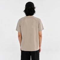 /Bao ist 1,79m (5'9'') und trägt Größe M