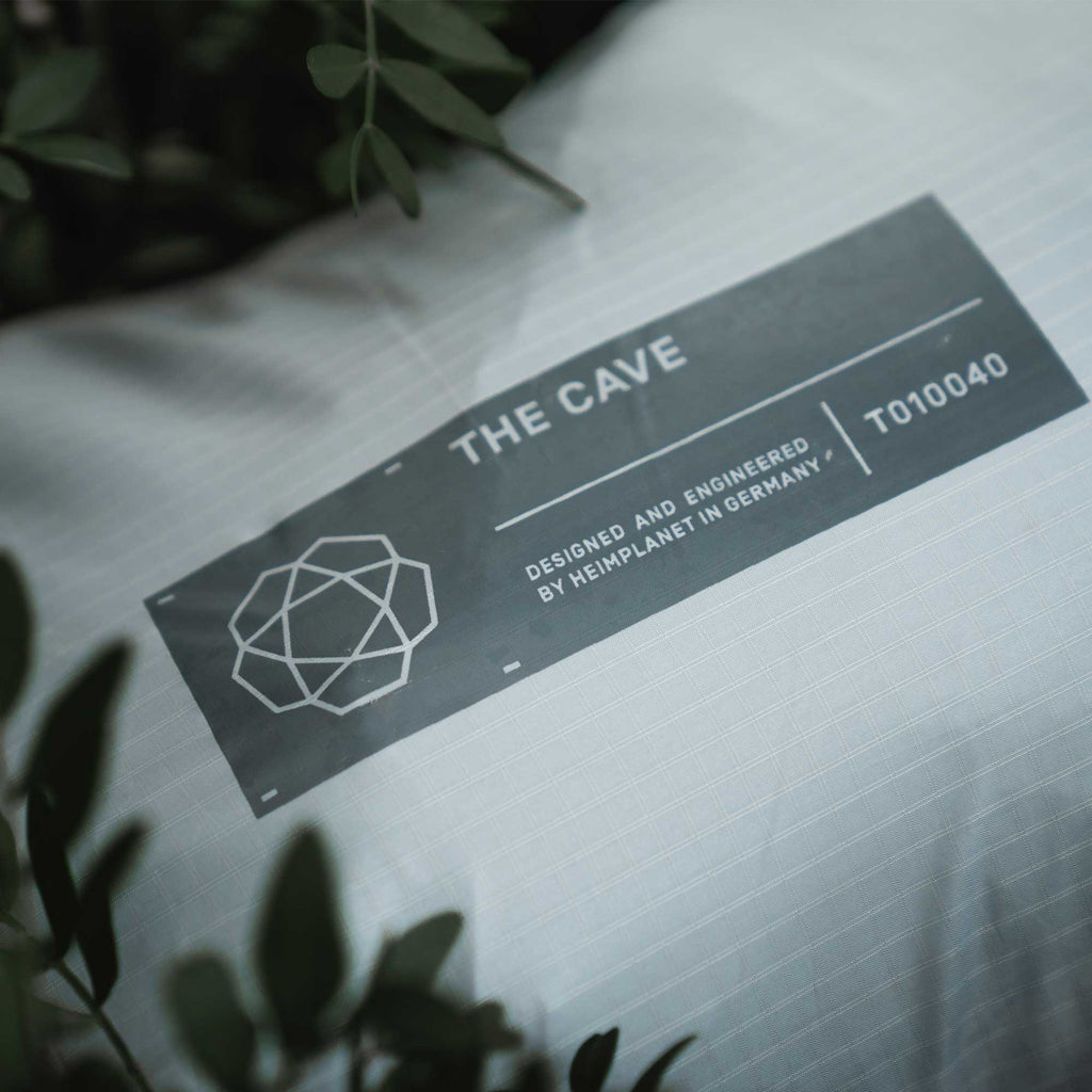 Kommt im komprimierbaren Packsack/+ Einem zusätzlichen Aufbewahrungsbeutel.