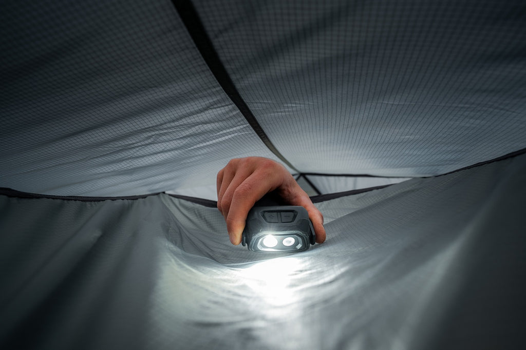 Überkopf-Ablage/+ Viele seitliche Fächer zum Verstauen