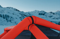 Das Zelt als Einheit/Keine lästigen Einzelteile - besonders bei Wind oder Dunkelheit vorteilhaft.