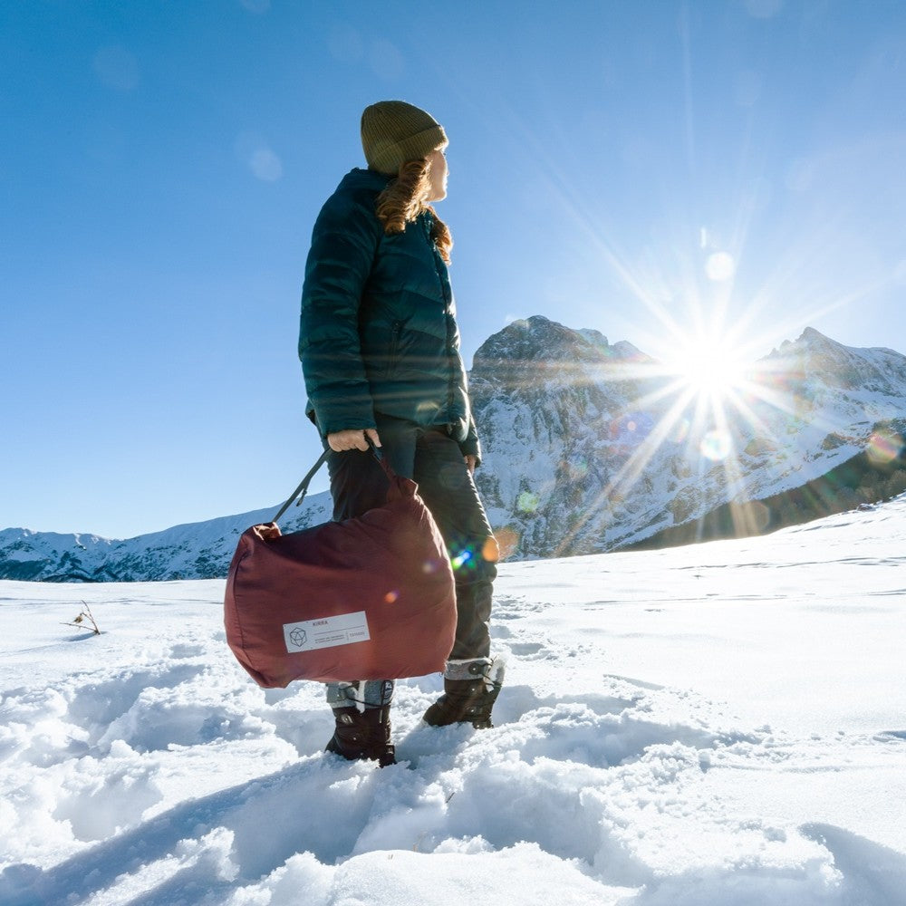 Kommt im komprimierbaren Packsack/+ Einem zusätzlichen Aufbewahrungsbeutel.